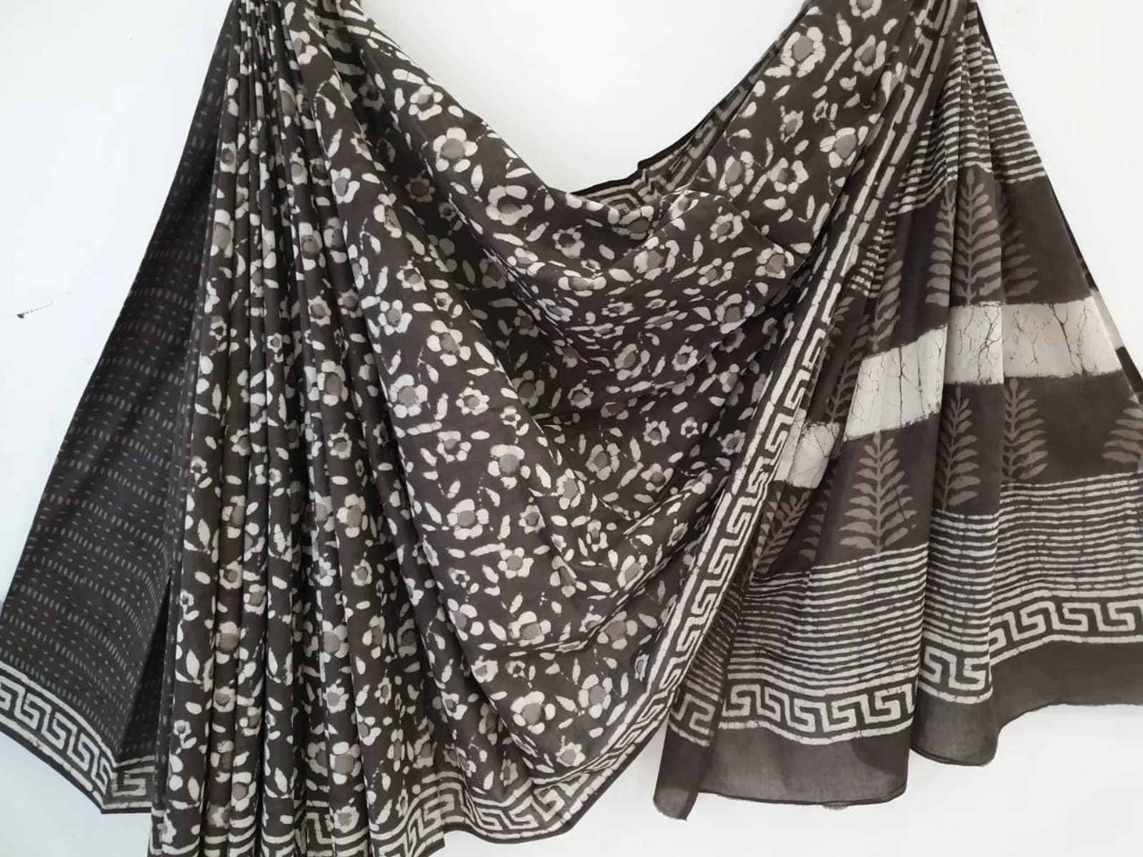 A cotton mulmul saree with a matching blouse